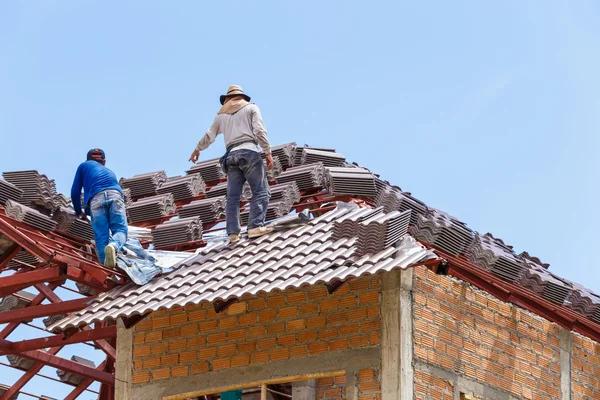 Your Guide to Hiring the Best Roofing Contractor Near Me